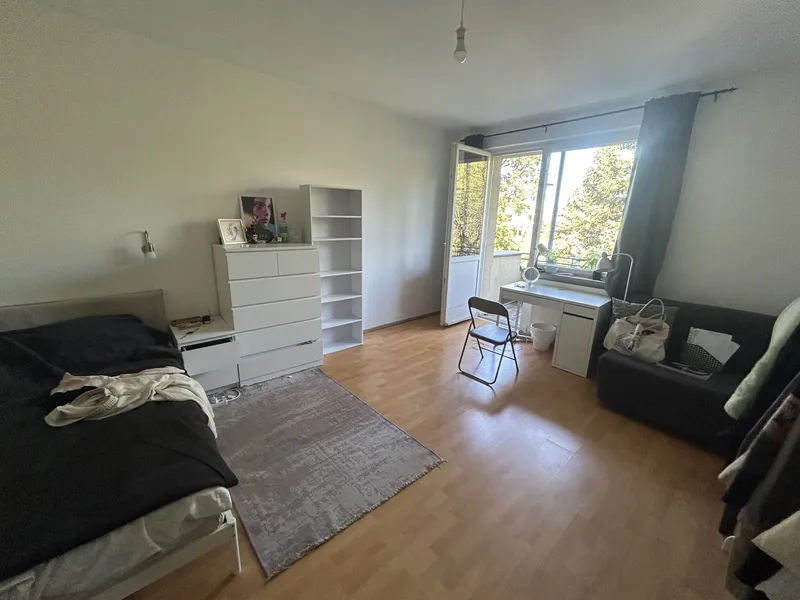 Vollmöblierte 1-Zimmer-Wohnung mit Kamin, Balkon und Gartenblick in Schöneberg — photo 1